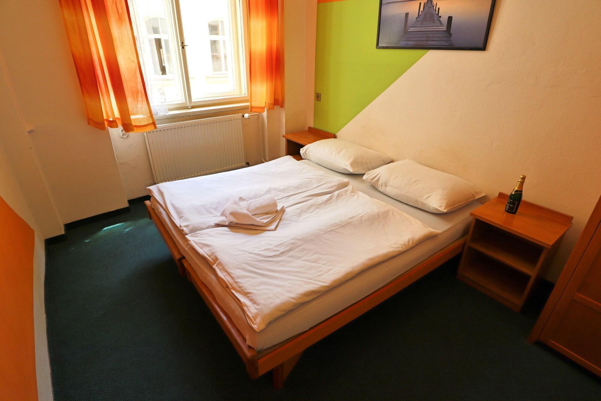 A Plus Hostel - Centrum Praga Exterior foto